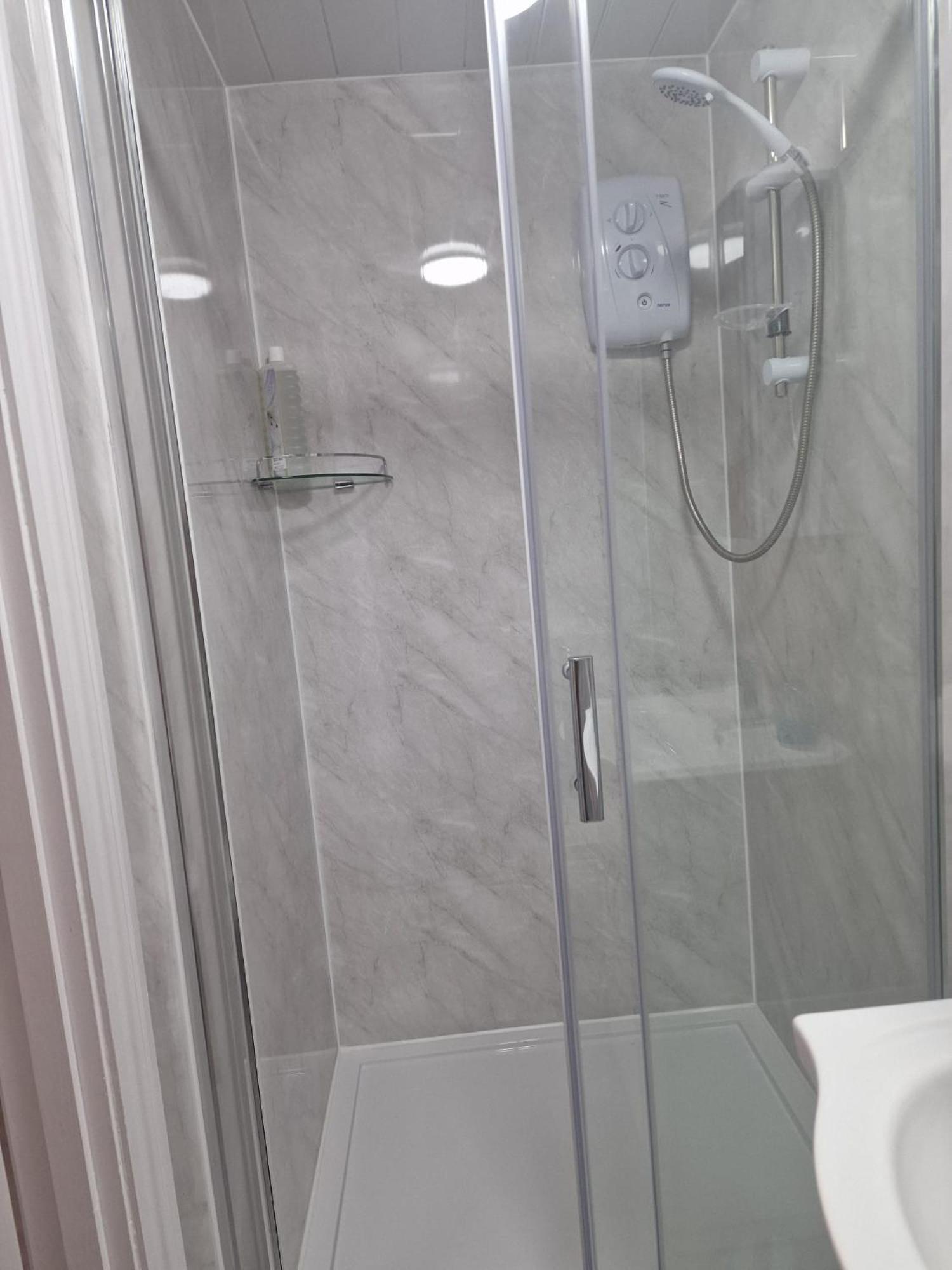 Studio Flat On Straight Road, Harold Hill, Havering Εξωτερικό φωτογραφία